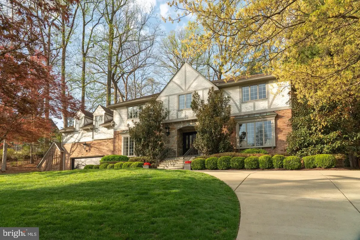 7204 Loch Lomond Dr, Bethesda, MD 20817 - #1