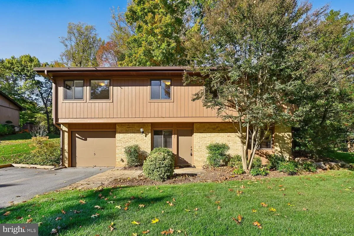 11701 Silent Valley Ln, Gaithersburg, MD 20878 - #1