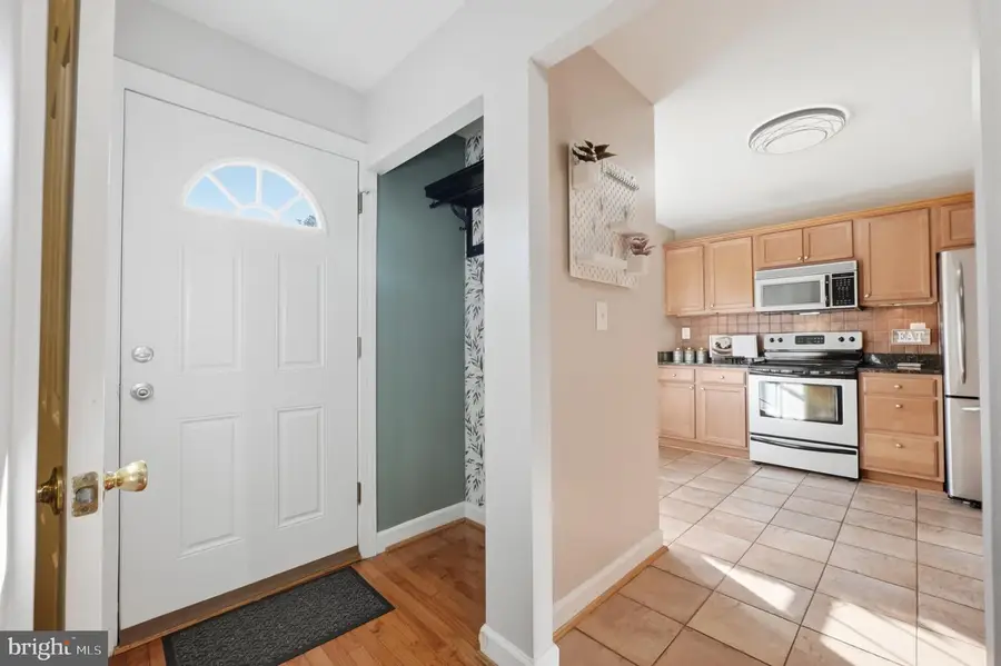19818 Billings Ct, Gaithersburg, MD 20886 - #2