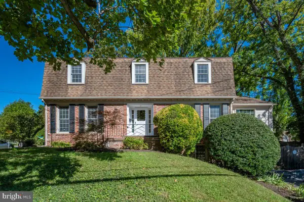 4905 W Cedar Ln, BETHESDA, MD 20814