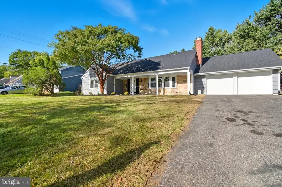 12414 Sandal Ln, Bowie, MD 20715 - Image #3