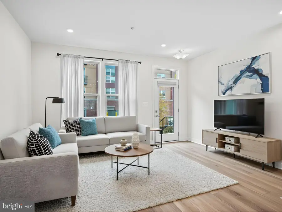 2808 Devonshire Cliffs Ter, Hyattsville, MD 20782 - Image #2