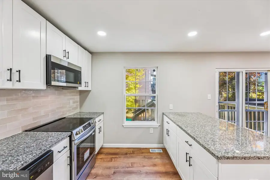 6906 Blue Holly Ct, District Heights, MD 20747 - Image #2