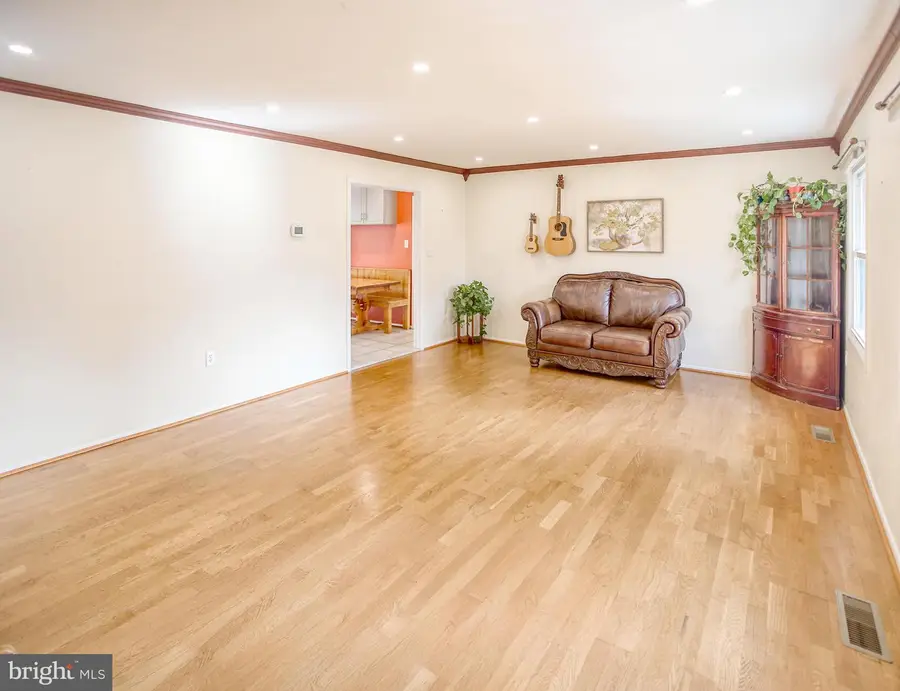 12610 Brunswick Ln, Bowie, MD 20715 - Image #3