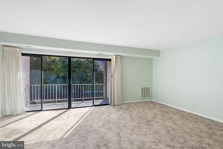 6024 Westchester Park Dr #202, College Park, MD 20740 - Image #3