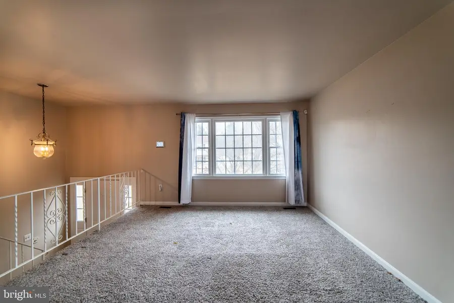 7209 Mcmillen Dr, Clinton, MD 20735 - Image #2