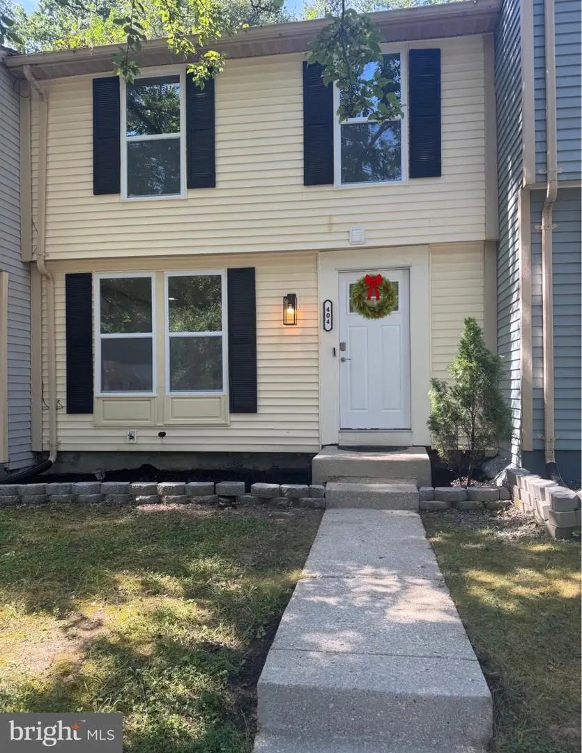404 Shady Glen Dr, Capitol Heights, MD 20743 - Image #1