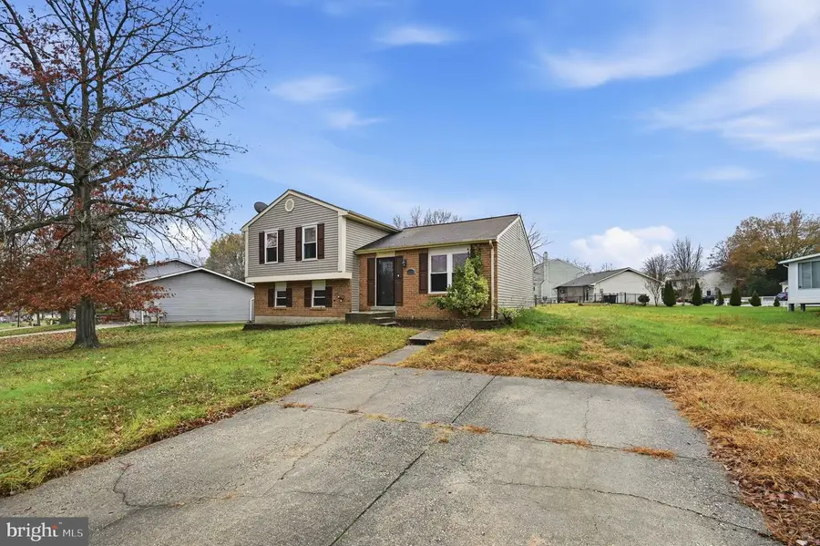 10748 Hollaway Dr, Upper Marlboro, MD 20772 - Image #3