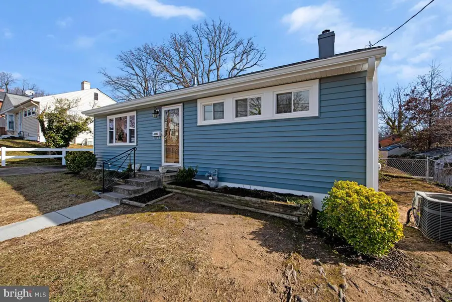 4803 Stockton Ln, Hyattsville, MD 20784 - Image #2