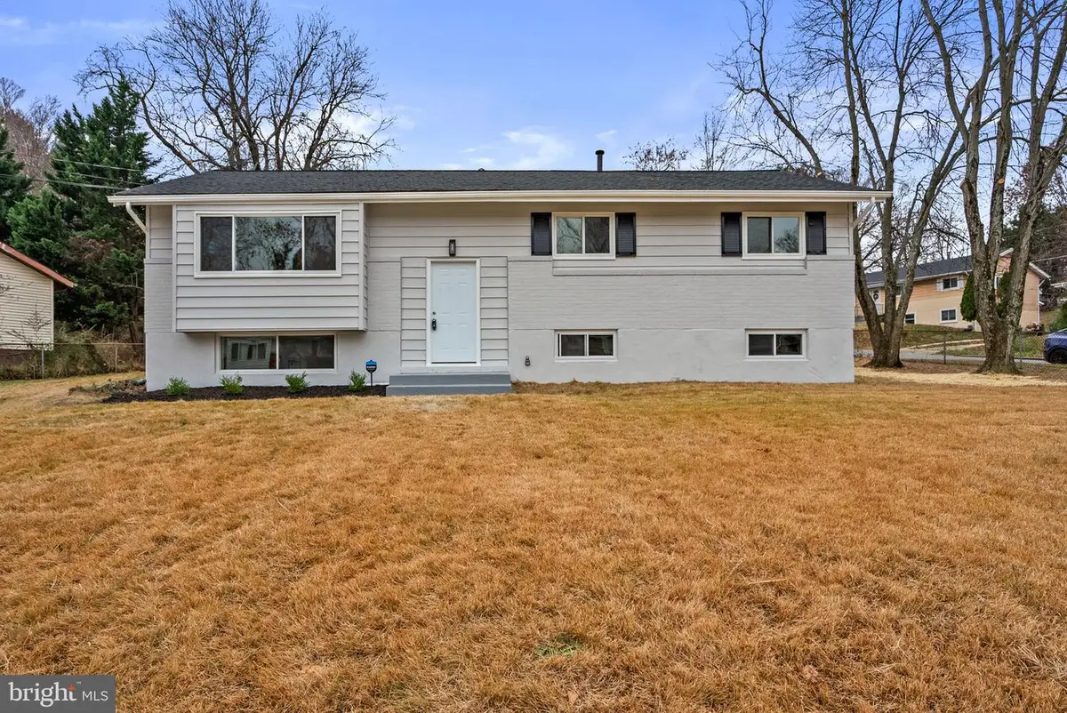 5513 Helmont Dr, Oxon Hill, MD 20745 - Image #1