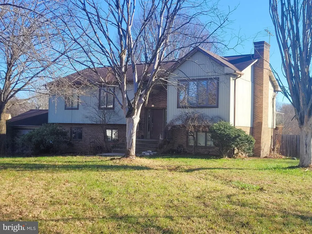 10201 Pine Meadows Ln, Upper Marlboro, MD 20772 - Image #1