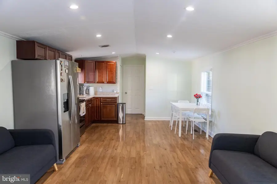 2000 Grovewood, Capitol Heights, MD 20731 - Image #2