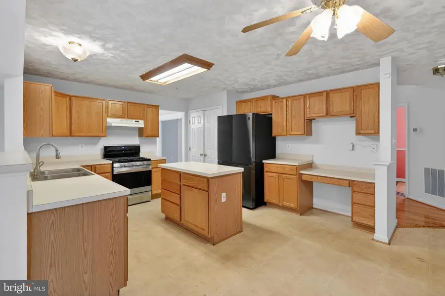 8508 Hillview Rd, Landover, MD 20785 - #3