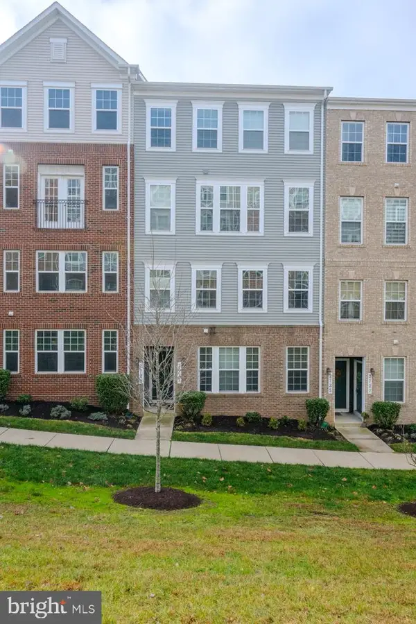 2731 Pinebrook Rd, LANDOVER, MD 20785