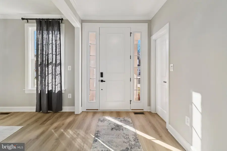 908 Midbrook Ln, Bowie, MD 20716 - Image #2