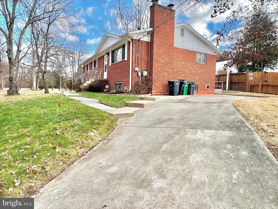 7400 Pembroke Dr, Clinton, MD 20735 - Image #3