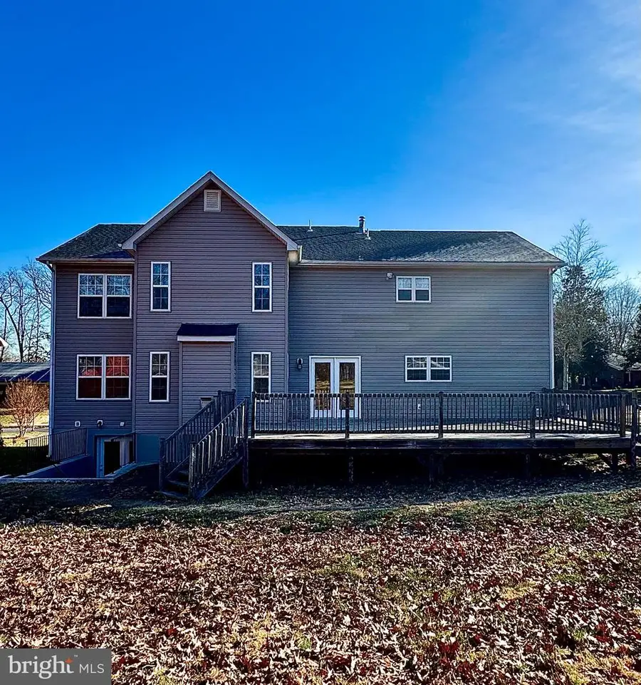 725 Gleneagles Dr, Fort Washington, MD 20744 - Image #2