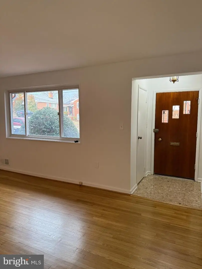 829 Thurman Ave, Hyattsville, MD 20783 - Image #3