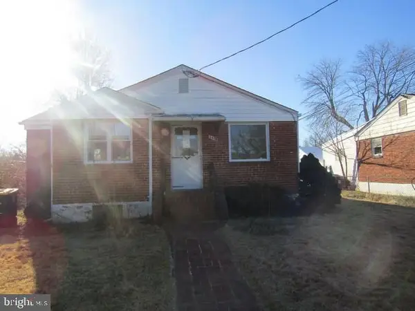 2415 Fordham Pl, HYATTSVILLE, MD 20783