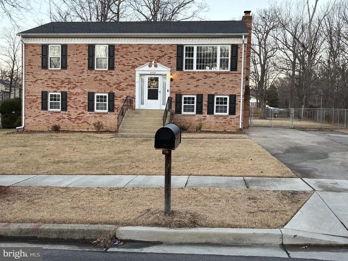 8206 Comet Dr, Fort Washington, MD 20744 - Image #1