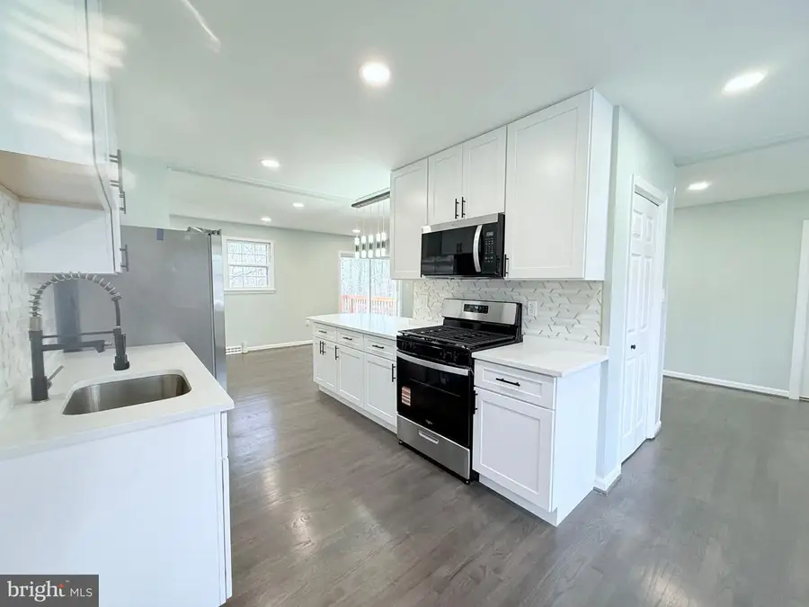 9808 Williamsburg Dr, Upper Marlboro, MD 20772 - Image #2