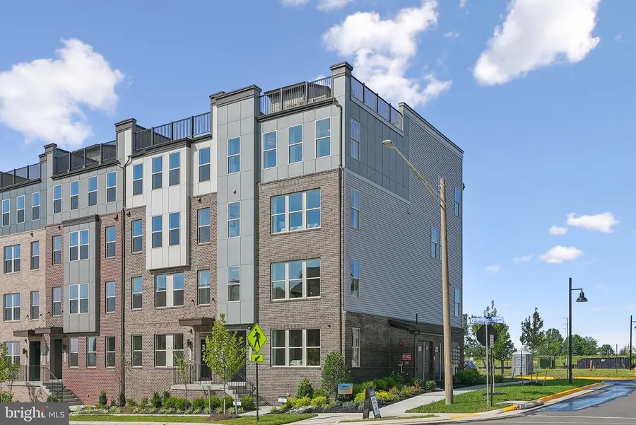 6719 Belcrest Rd, Hyattsville, MD 20782 - Image #2