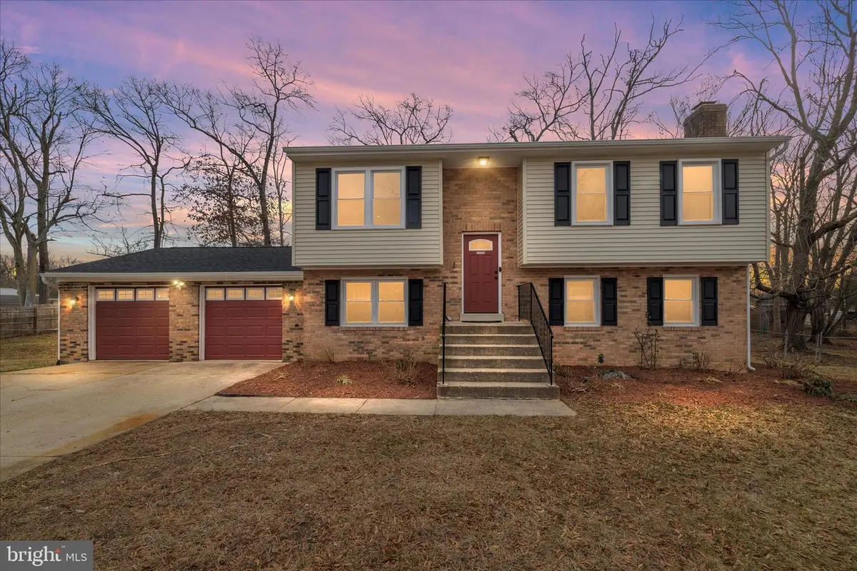 9008 Townsend Ln, Clinton, MD 20735 - Image #1