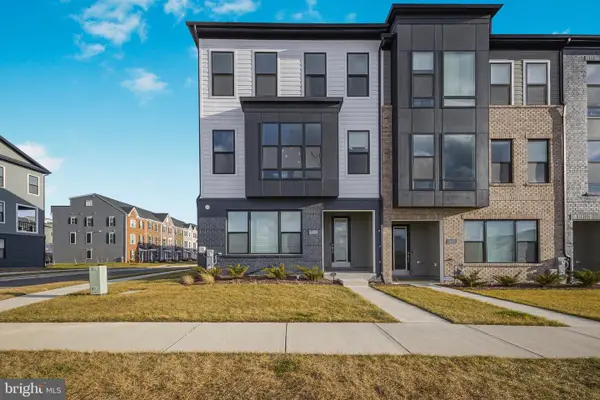 16013 Hyde Park Pl, BOWIE, MD 20716