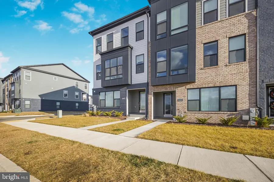 16013 Hyde Park Pl, Bowie, MD 20716 - Image #2