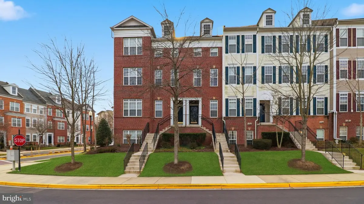 5569 Lanier Ave #379, Suitland, MD 20746 - Image #1