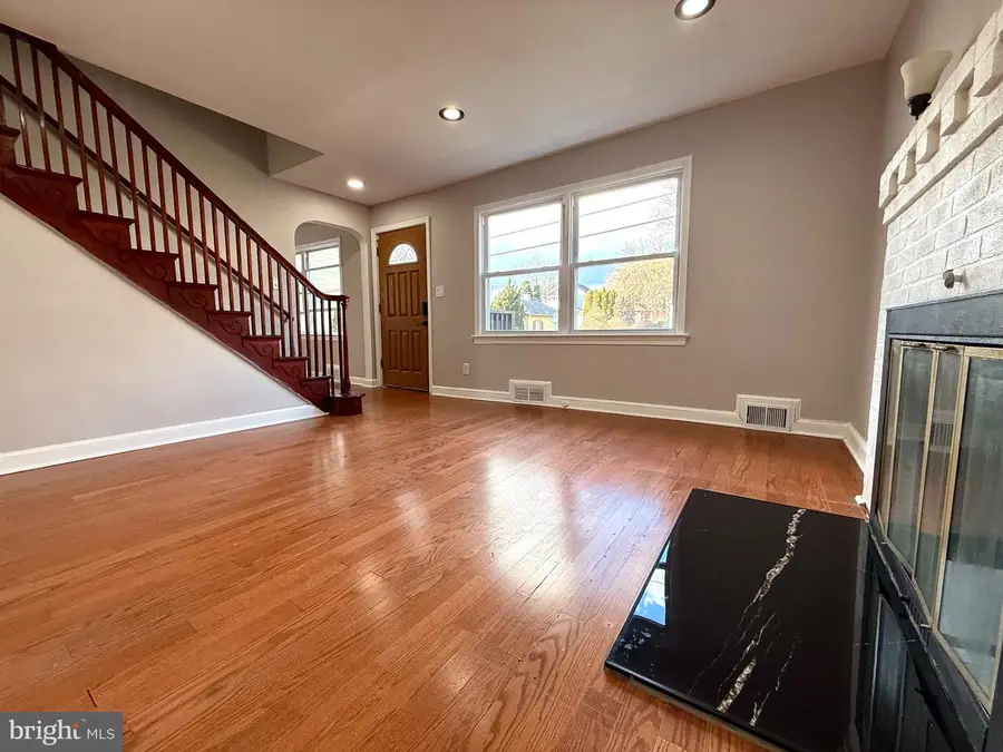 5819 Crown St, Capitol Heights, MD 20743 - #2
