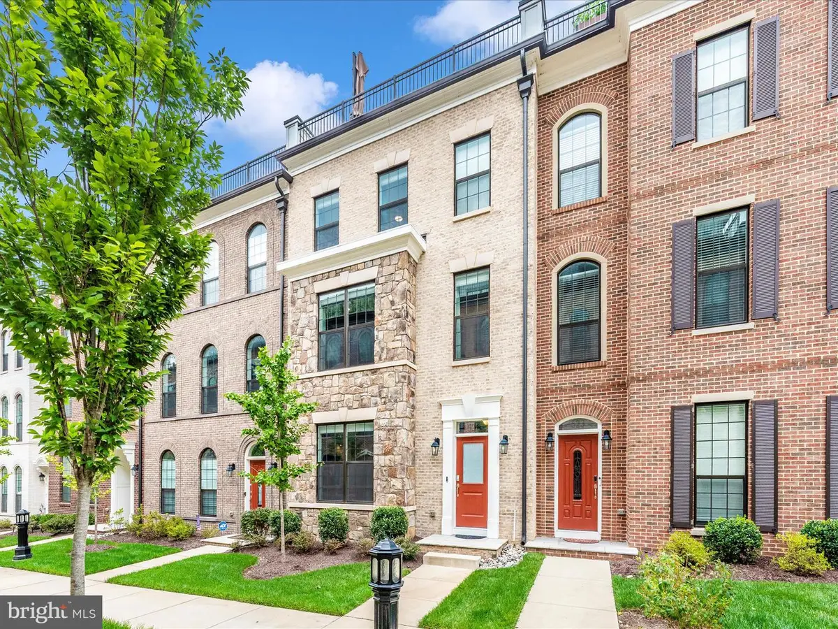 521 Triggerfish Dr, Oxon Hill, MD 20745 - Image #1