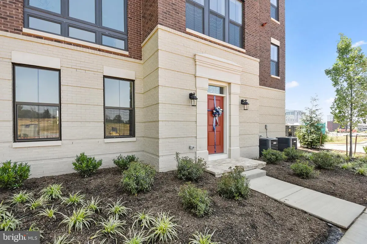 516 Harborview Dr, Oxon Hill, MD 20745 - Image #1