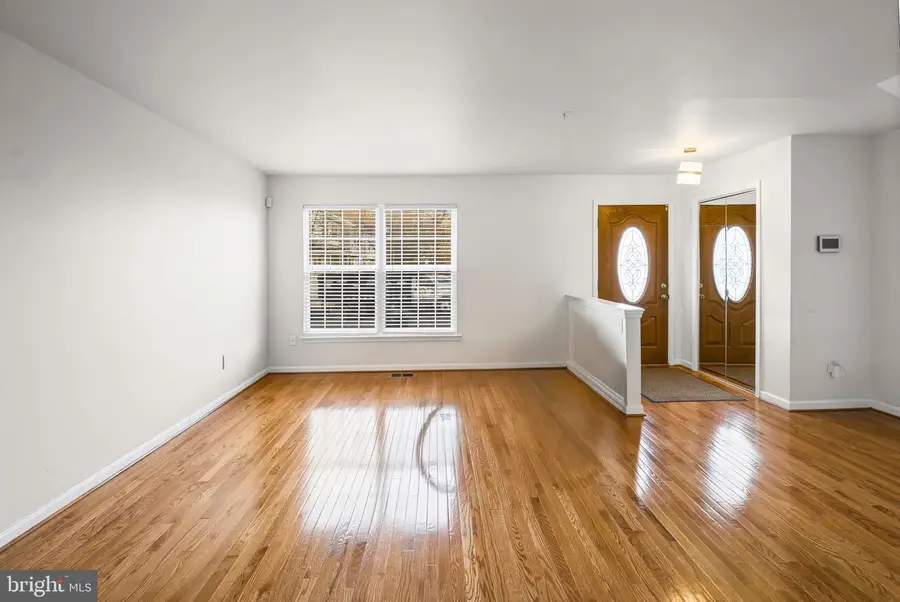 7244 Flag Harbor Dr, District Heights, MD 20747 - #3