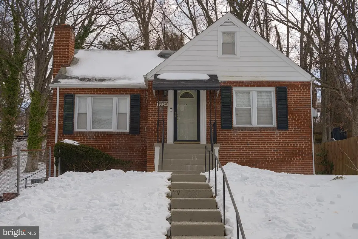 5704 Woodland Dr, Oxon Hill, MD 20745 - #1