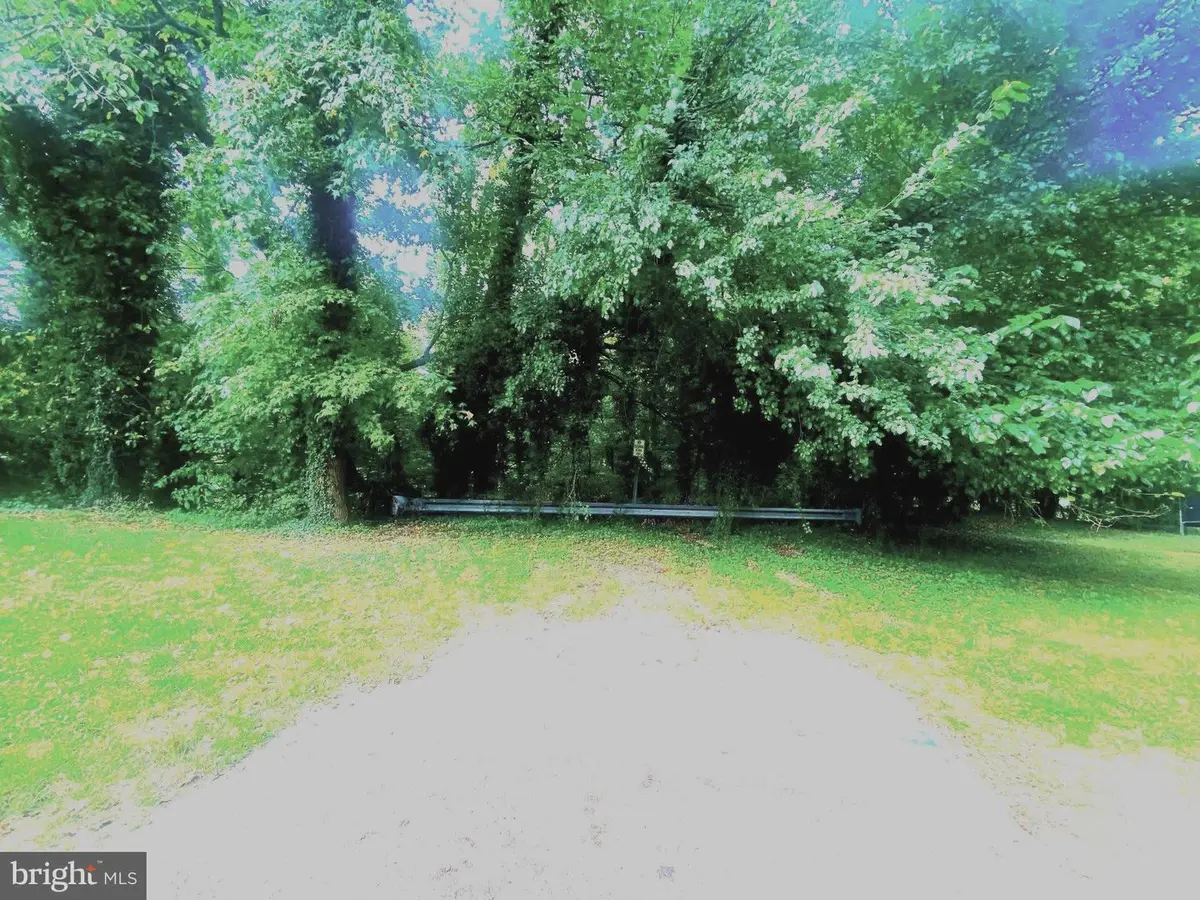 Springwood Dr, Temple Hills, MD 20748 - #1