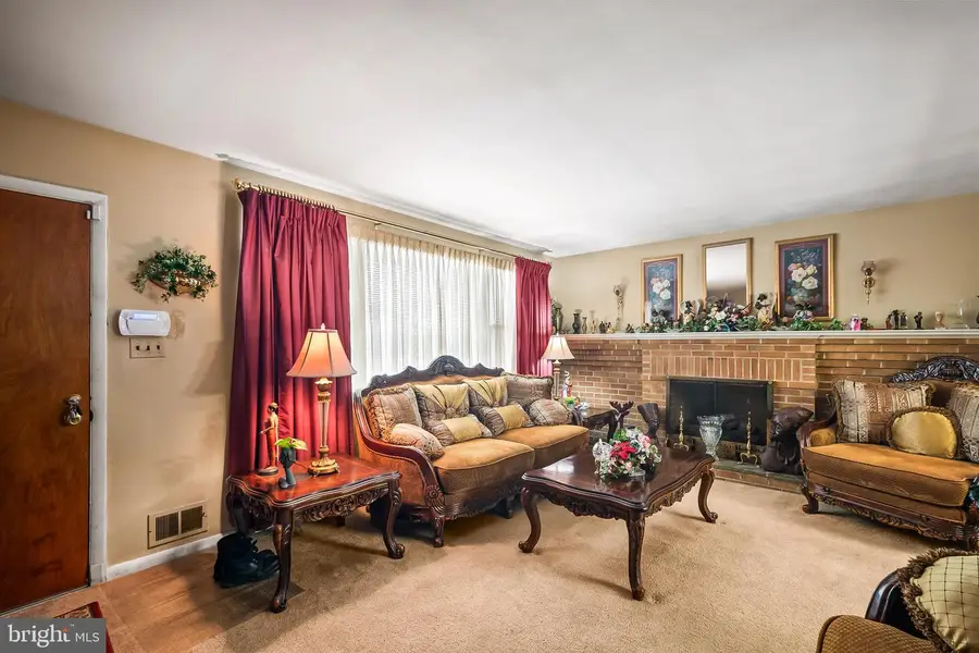 3611 28th Pkwy, Temple Hills, MD 20748 - #2