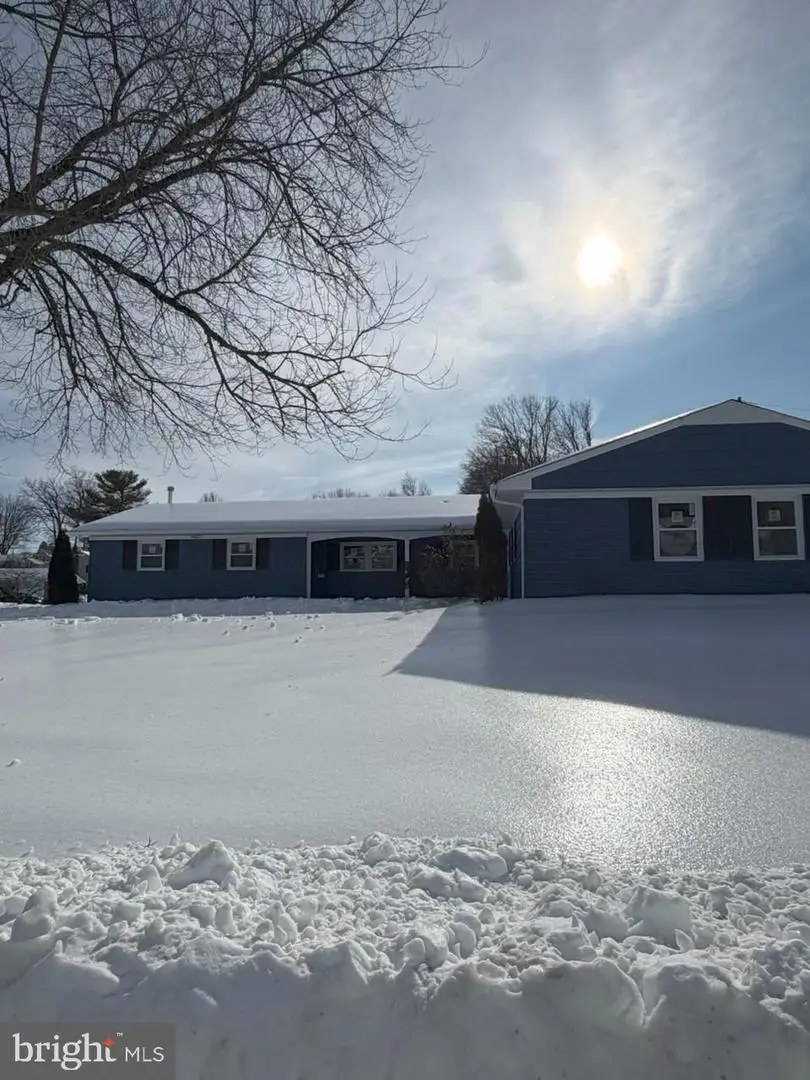 12415 Round Tree Ln, Bowie, MD 20715 - Image #2