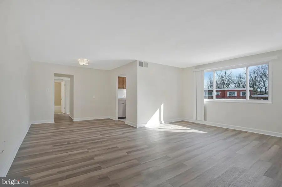 3823 Hamilton St #b-204, Hyattsville, MD 20781 - #2