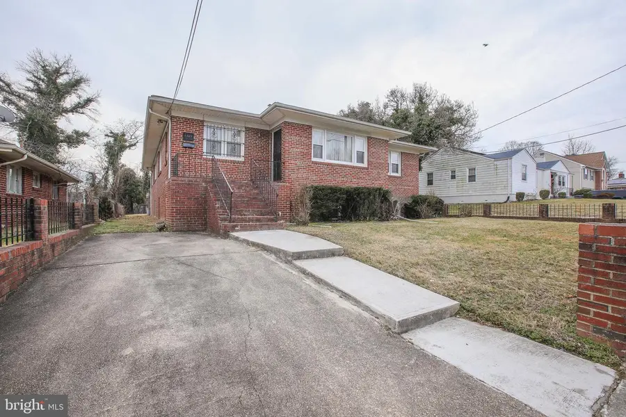 6515 Adak St, Capitol Heights, MD 20743 - #2
