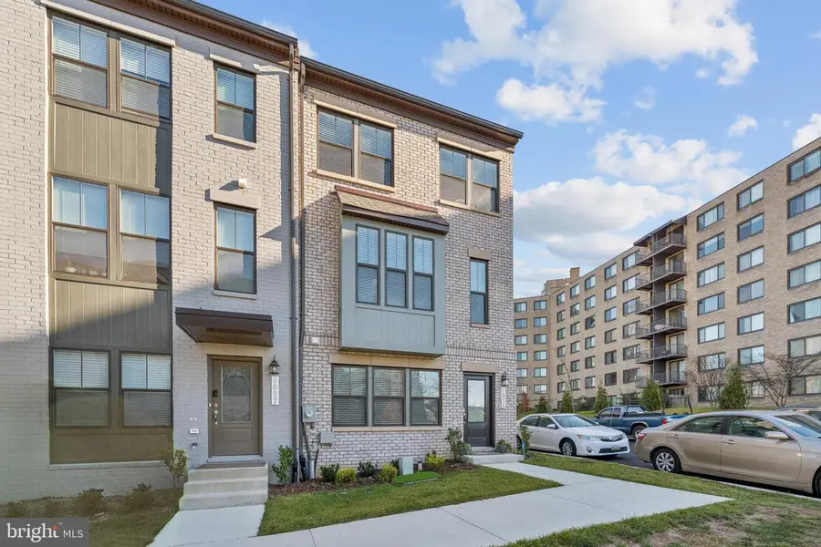 6025 Soho Way, Hyattsville, MD 20782 - #2