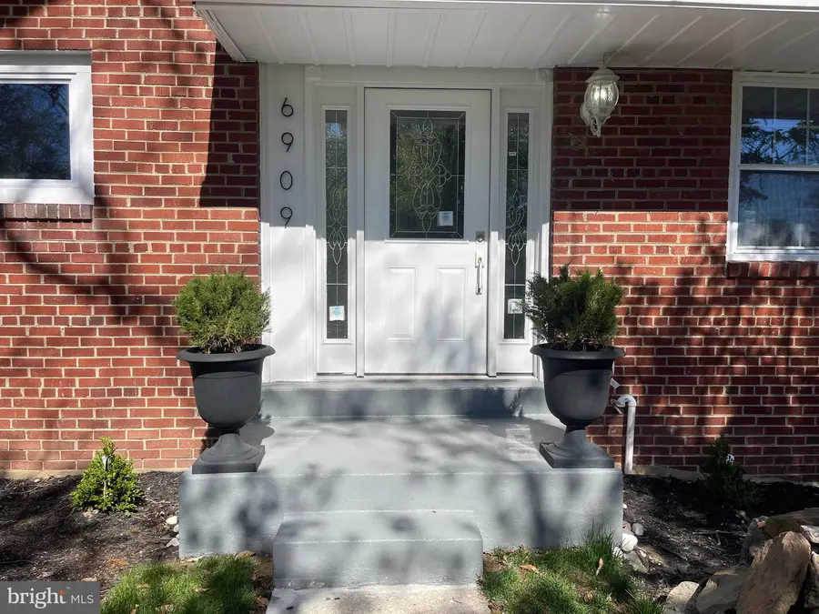 6909 40th, University Park, MD 20782 - #3