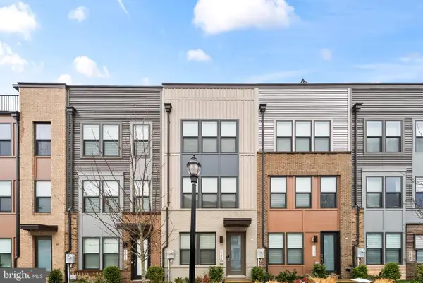 5611 Alpha Ave, HYATTSVILLE, MD 20782