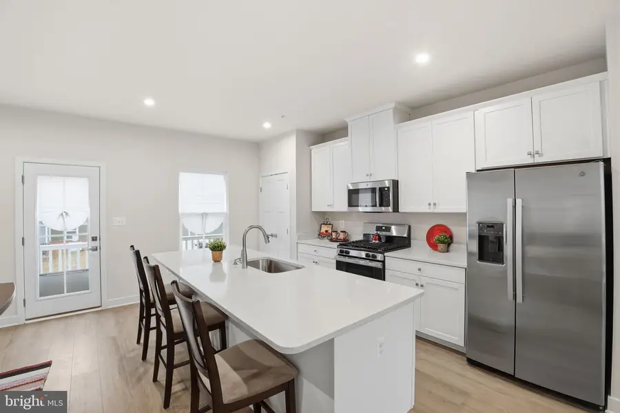 8437 Hamlin St, Lanham, MD 20706 - #3