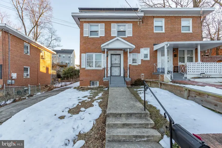 4924 Maury Pl, Oxon Hill, MD 20745 - #2