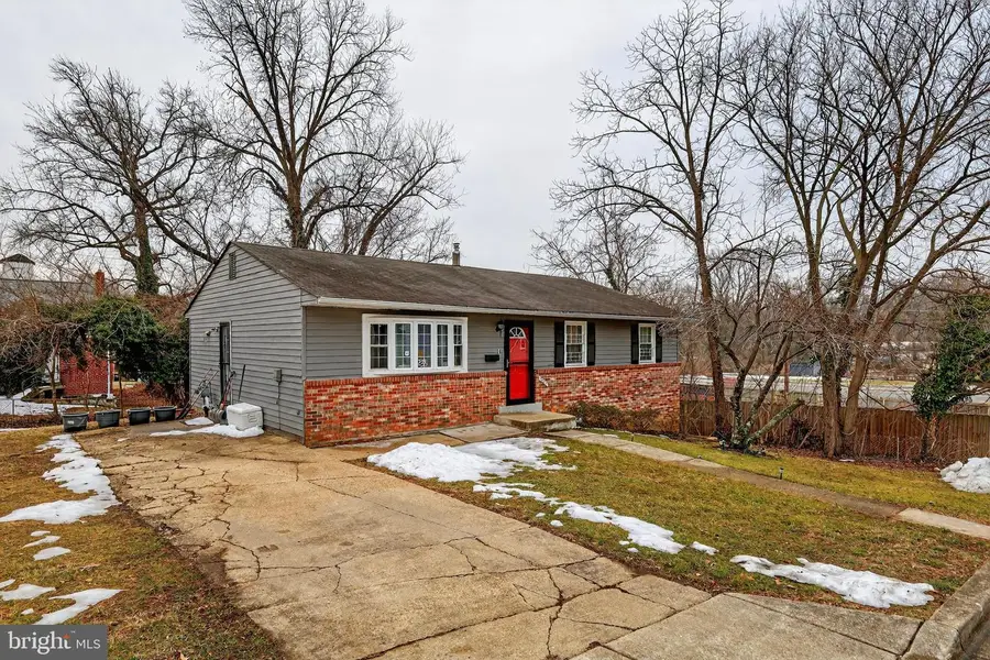 5707 Coolidge St, Capitol Heights, MD 20743 - #2