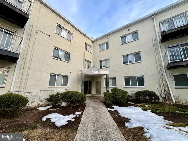 5601 Parker House Ter #211, HYATTSVILLE, MD 20782