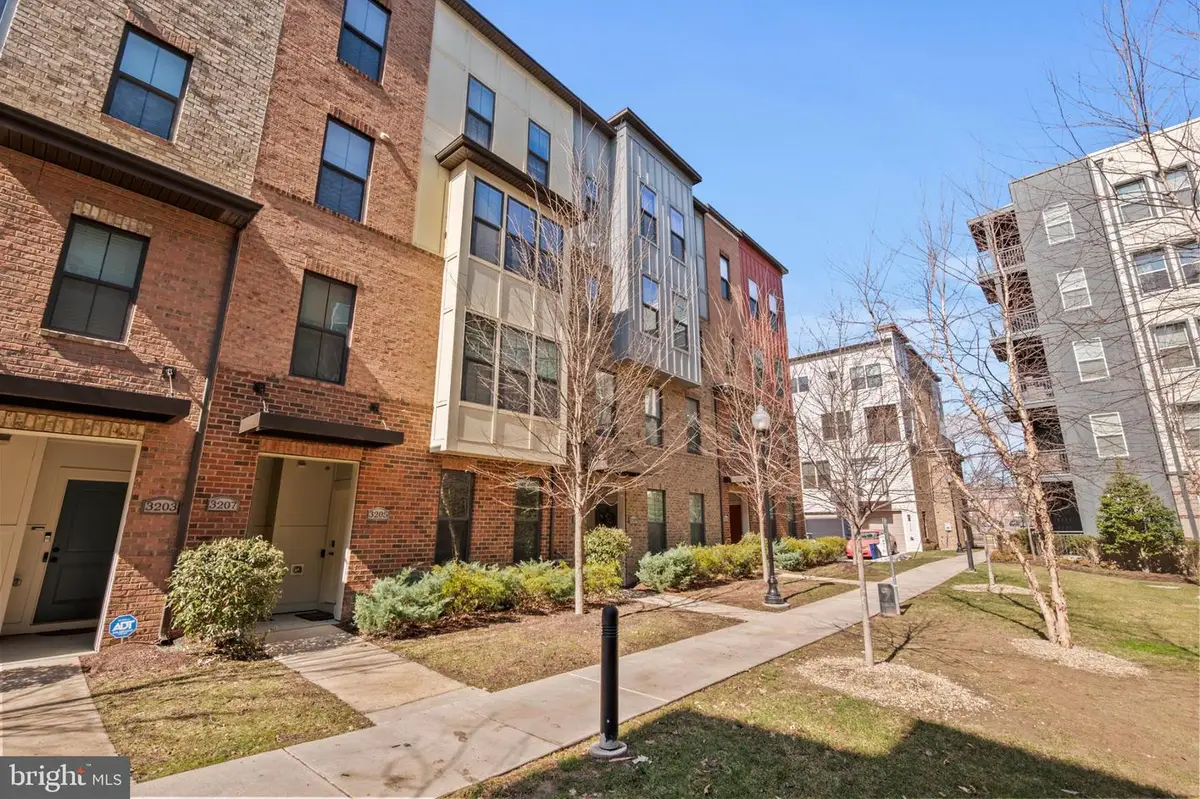 3207 Tribune Ct, Hyattsville, MD 20782 - #1