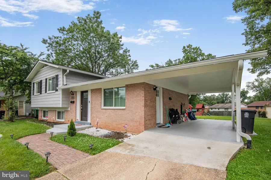 6306 Hardwood Dr, Lanham, MD 20706 - #2