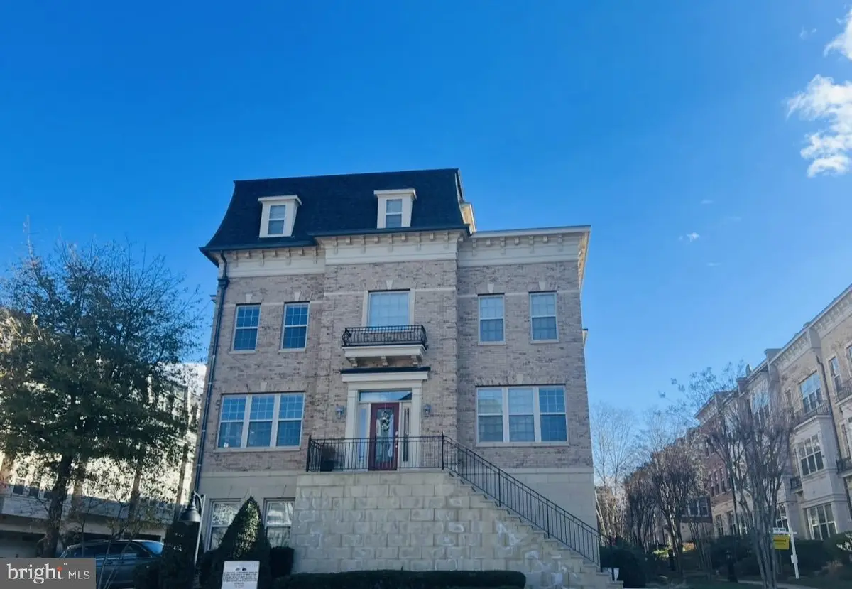 601 Sprintsail Way #64, Oxon Hill, MD 20745 - #1